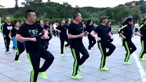 跳舞能赚钱吗?分享几个鬼步舞通过抖音短视频的变现思路 - 左键博客